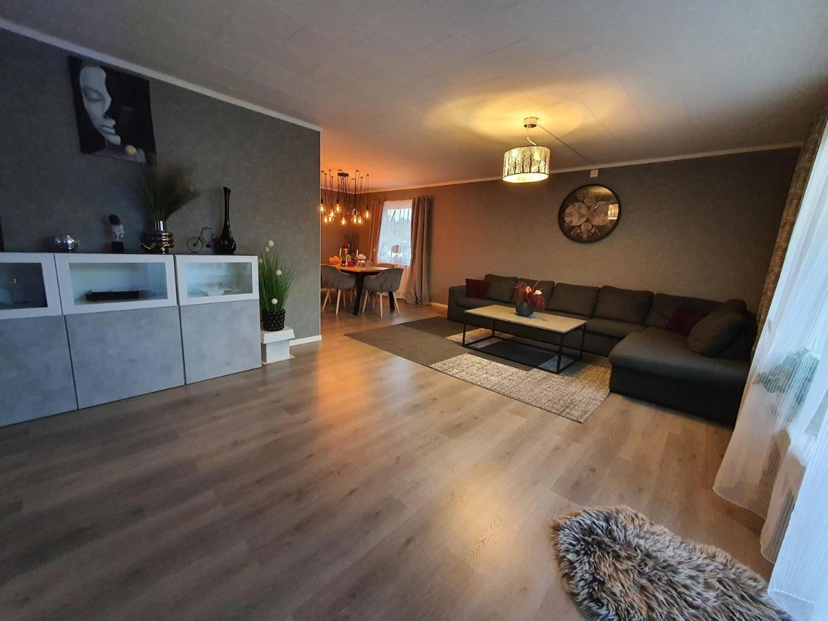 "Klippstigen" Villa For 10 Persons With Massage Chair, Sauna And Billiard Table Hultsfred Zewnętrze zdjęcie