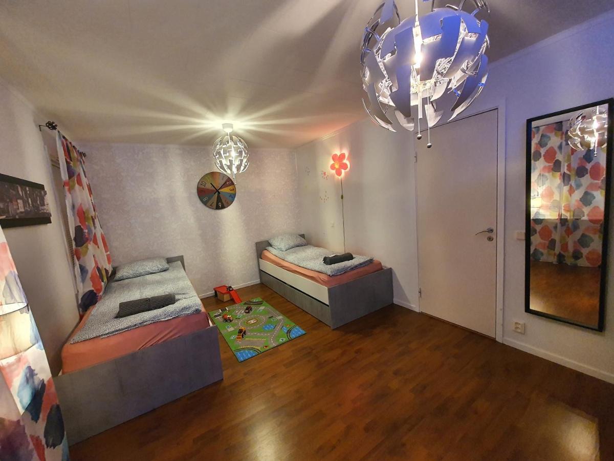 "Klippstigen" Villa For 10 Persons With Massage Chair, Sauna And Billiard Table Hultsfred Zewnętrze zdjęcie